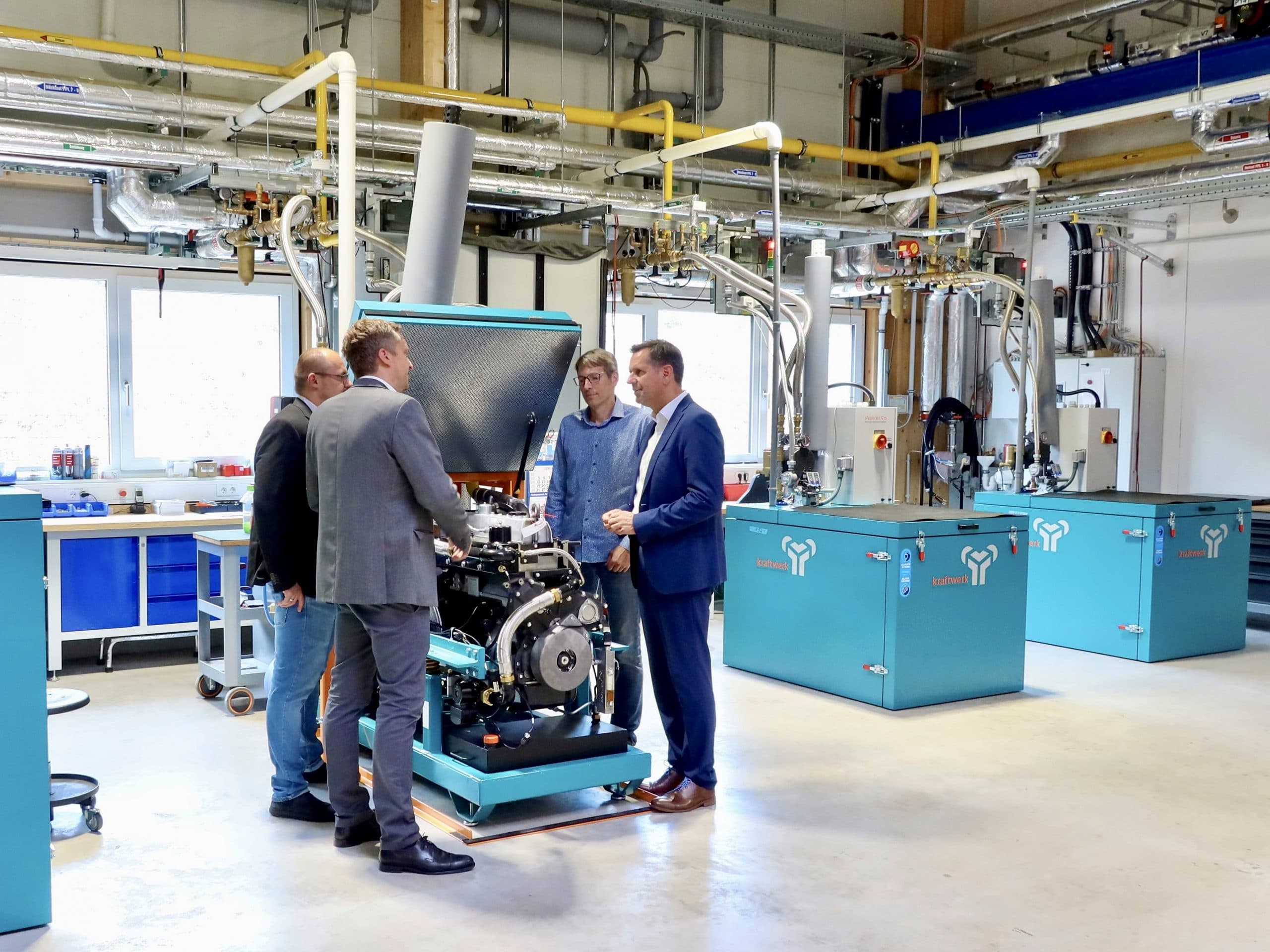 Niedersachsens Wirtschafts&shyminister Olaf Lies zu Besuch bei Kraftwerk- Foto